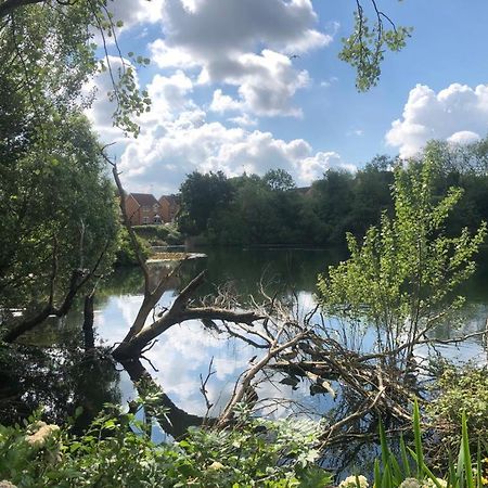 Dease Manor Apartment Higham Ferrers Bagian luar foto