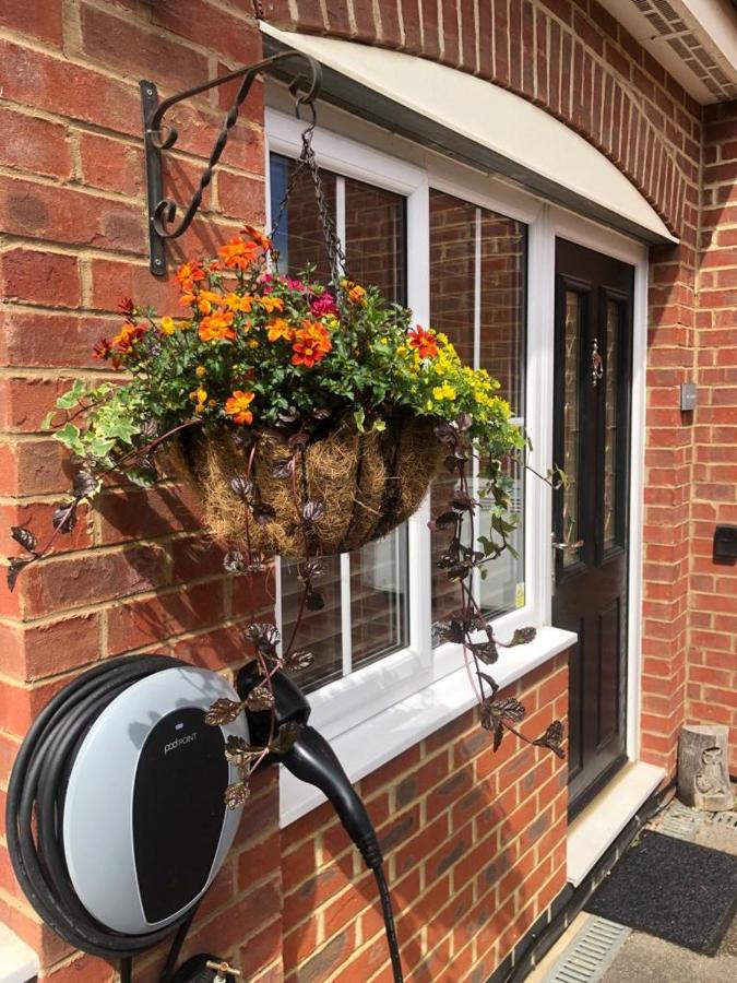 Dease Manor Apartment Higham Ferrers Bagian luar foto