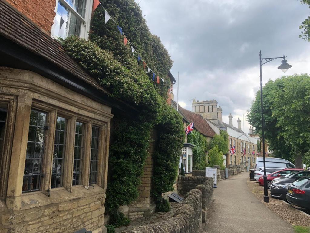Dease Manor Apartment Higham Ferrers Bagian luar foto