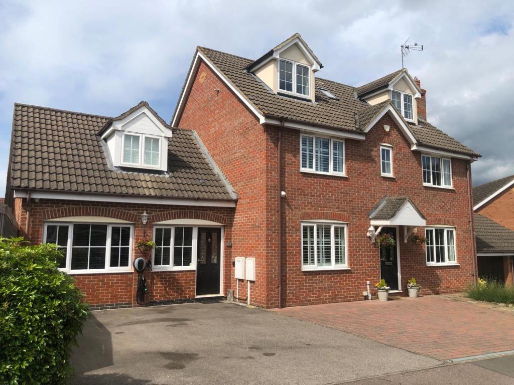 Dease Manor Apartment Higham Ferrers Bagian luar foto