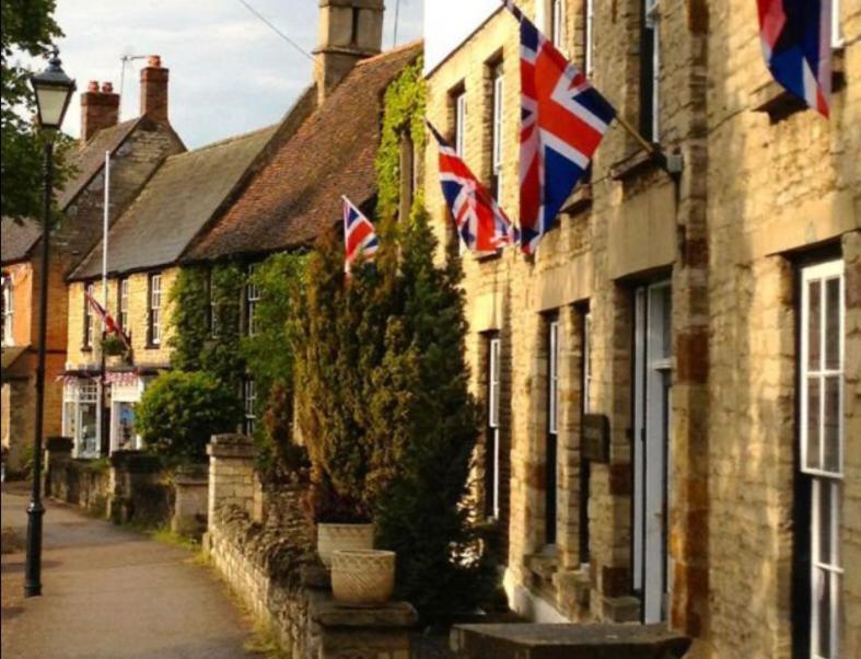 Dease Manor Apartment Higham Ferrers Bagian luar foto