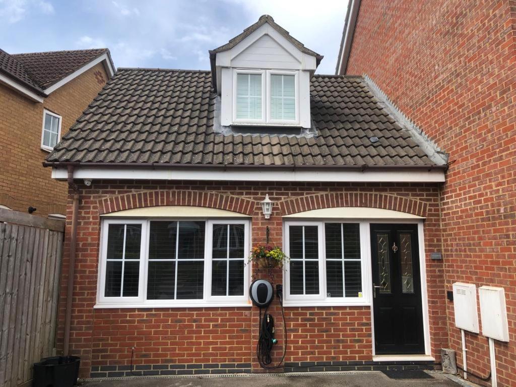 Dease Manor Apartment Higham Ferrers Bagian luar foto
