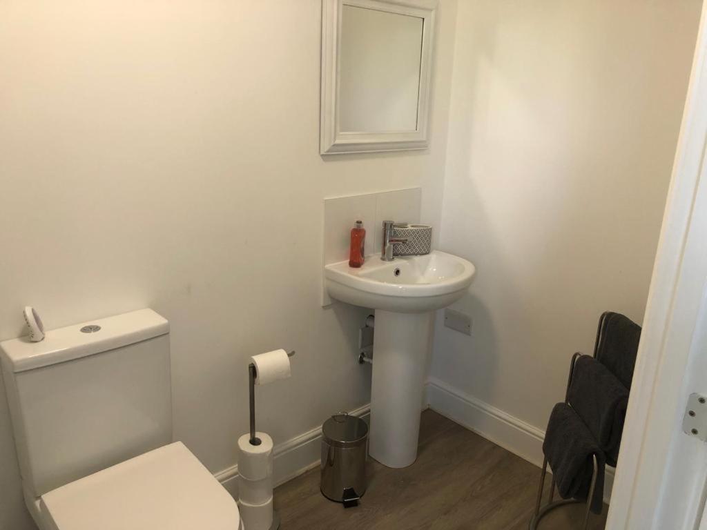 Dease Manor Apartment Higham Ferrers Bagian luar foto