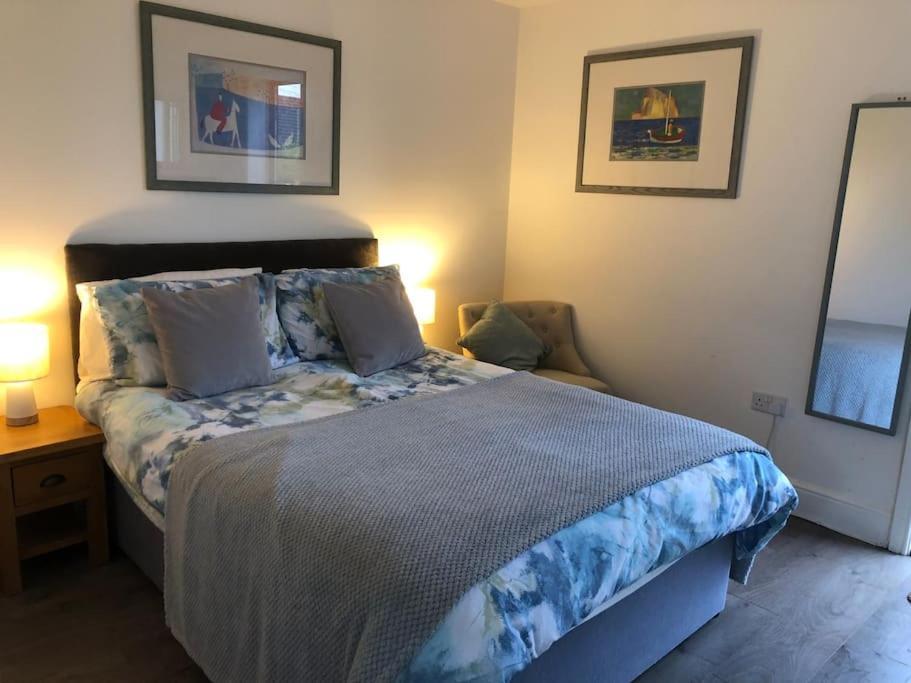 Dease Manor Apartment Higham Ferrers Bagian luar foto