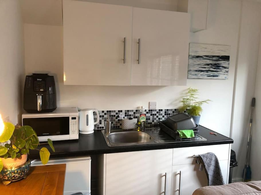 Dease Manor Apartment Higham Ferrers Bagian luar foto