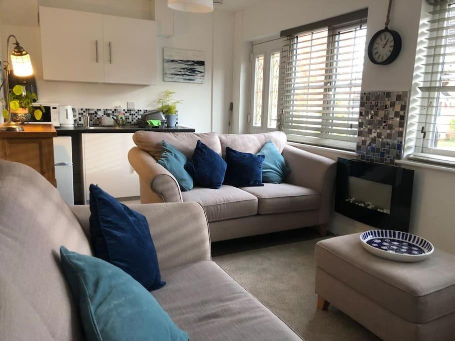 Dease Manor Apartment Higham Ferrers Bagian luar foto