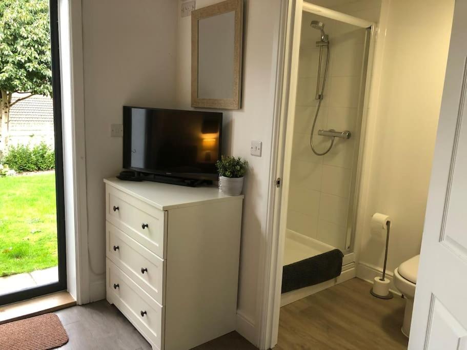 Dease Manor Apartment Higham Ferrers Bagian luar foto